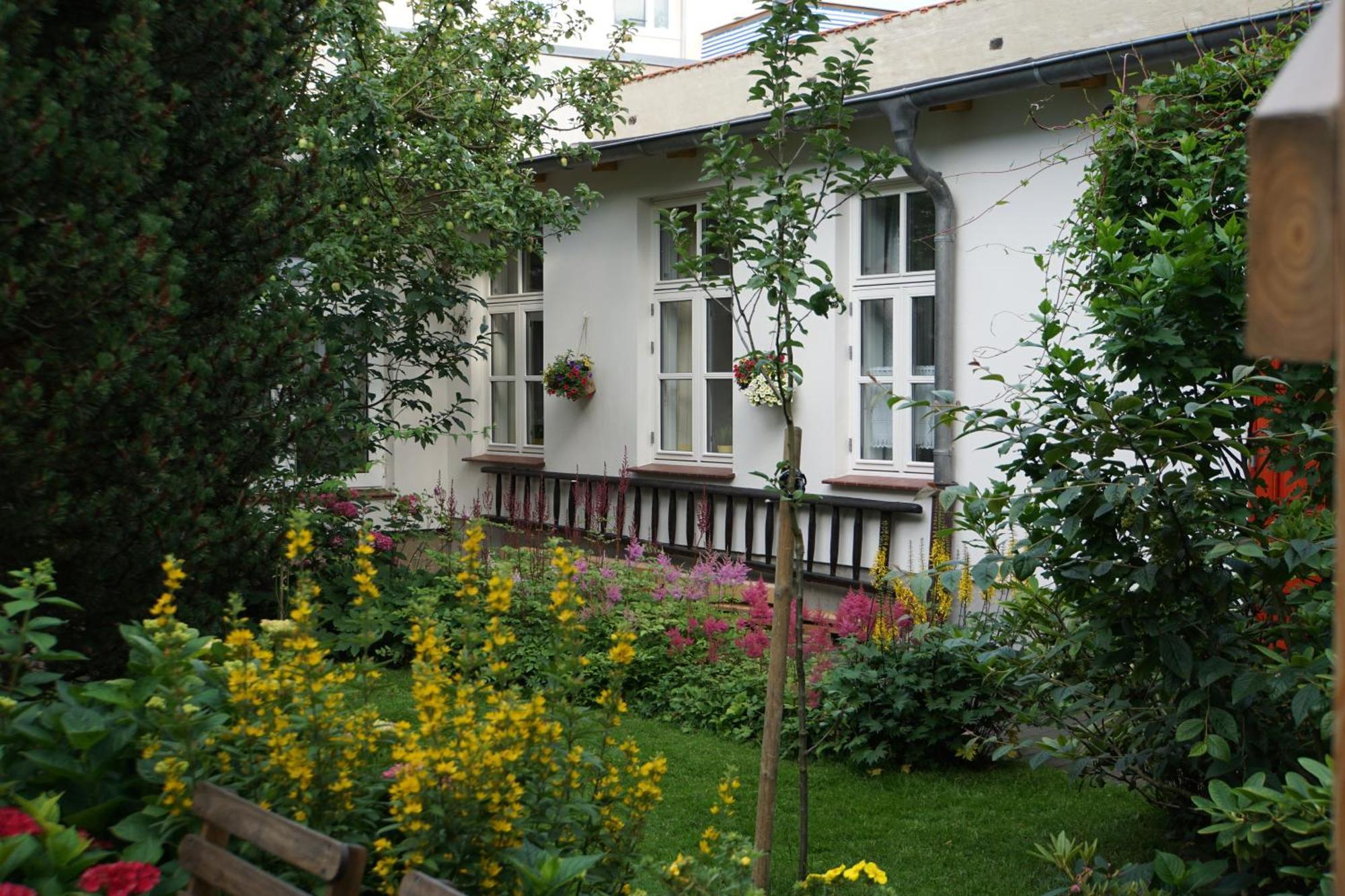 Ferienwohnung Hofidyll - Warnemuende Росток Екстер'єр фото
