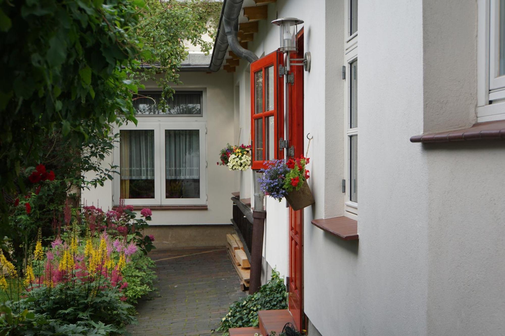 Ferienwohnung Hofidyll - Warnemuende Росток Екстер'єр фото